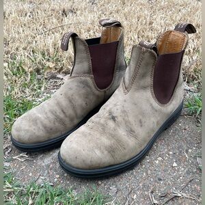 Light Brown/ Tan Blundstone Boots
